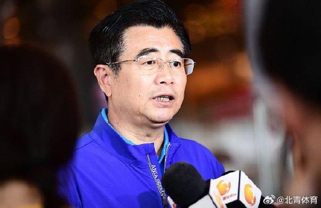 作为华语首部聚焦;吹哨人题材的电影，《吹哨人》将镜头对准了鲜为人知，却又无比英勇的平凡英雄